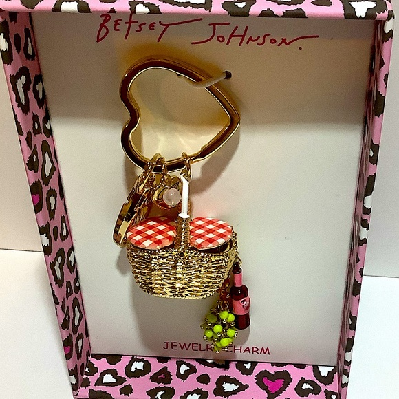 Betsey Johnson Accessories - Betsey Johnson Picnic Basket Wine Grapes Bag Charm New